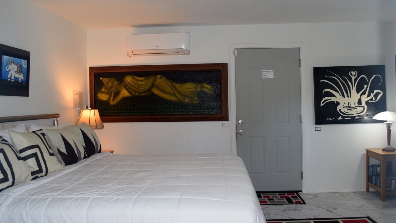 Photo of Bedroom in Racquet Club West