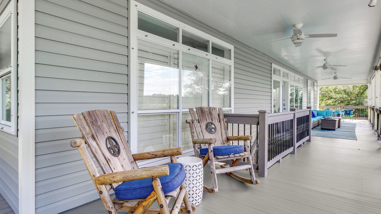 Photo of Patio Balcony in Shoreline Park