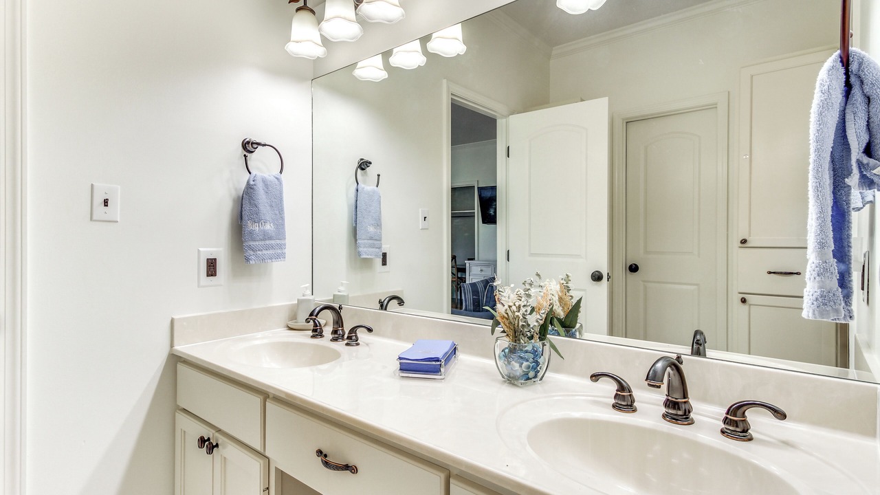 Photo of Bathroom in Shoreline Park