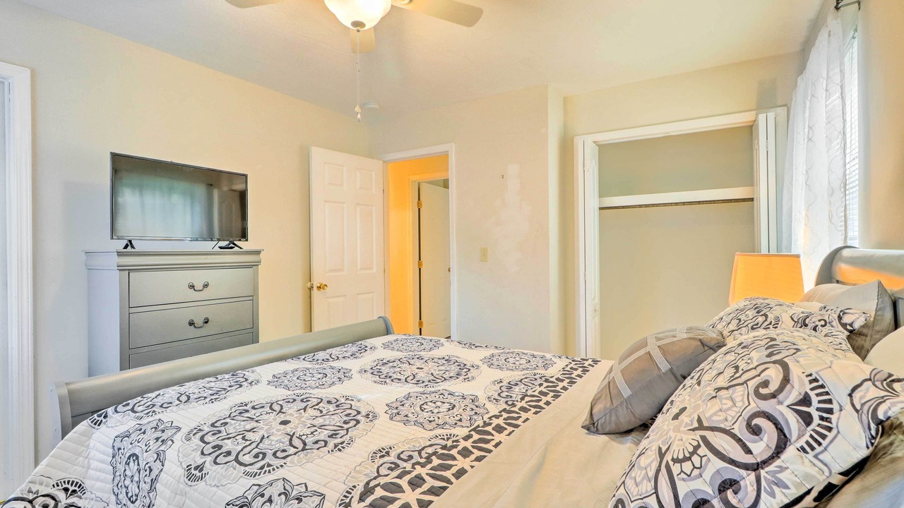 Photo of Bedroom in Long Beach