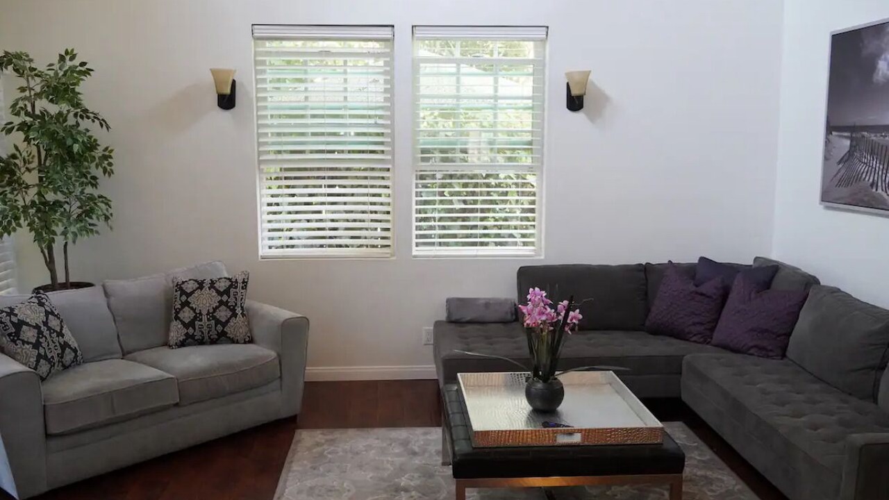 Photo of Livingroom in Northridge