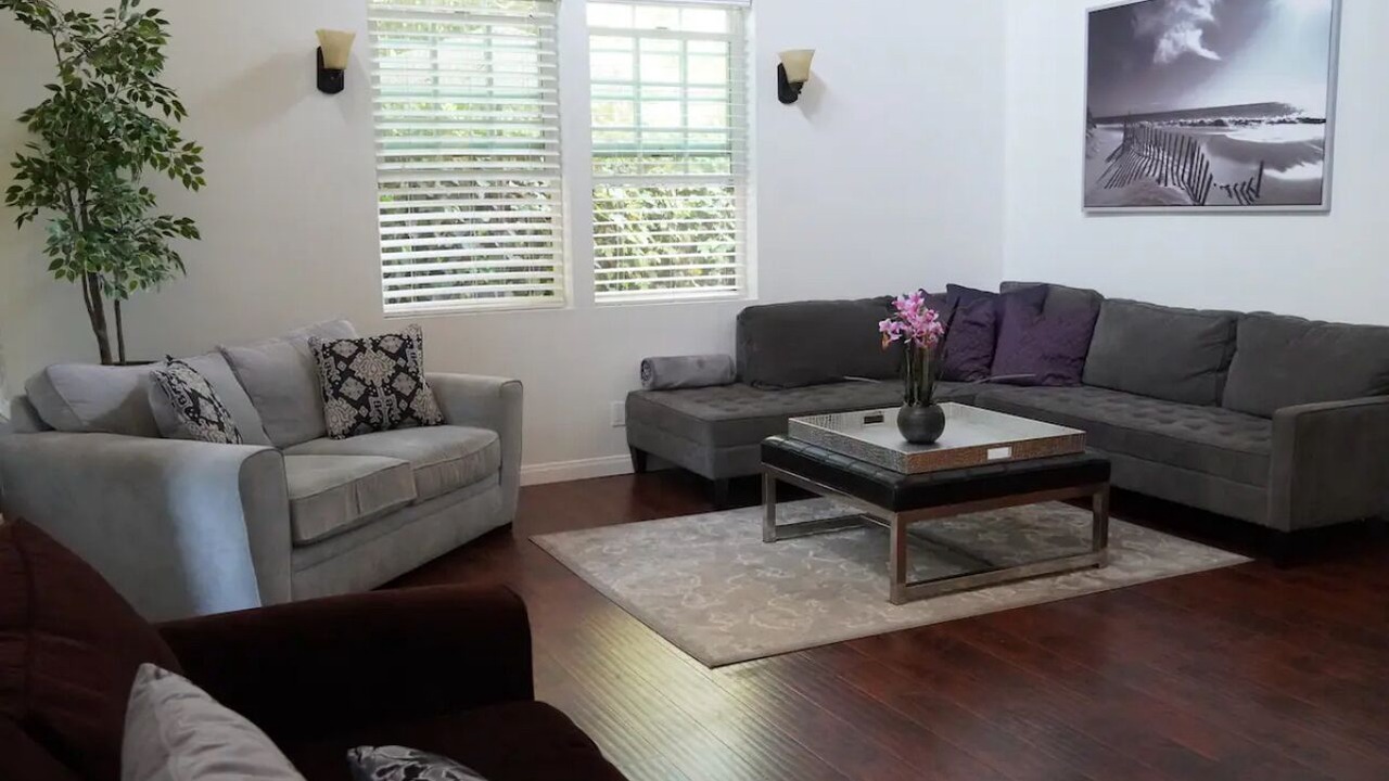 Photo of Livingroom in Northridge