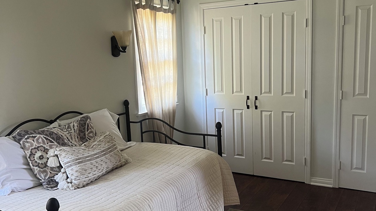 Photo of Bedroom in Northridge