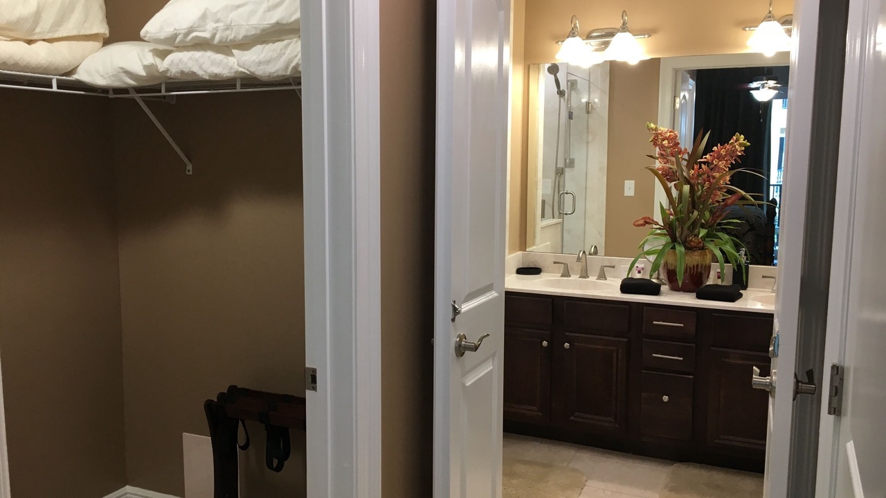 Photo of Bathroom in Henderson Point