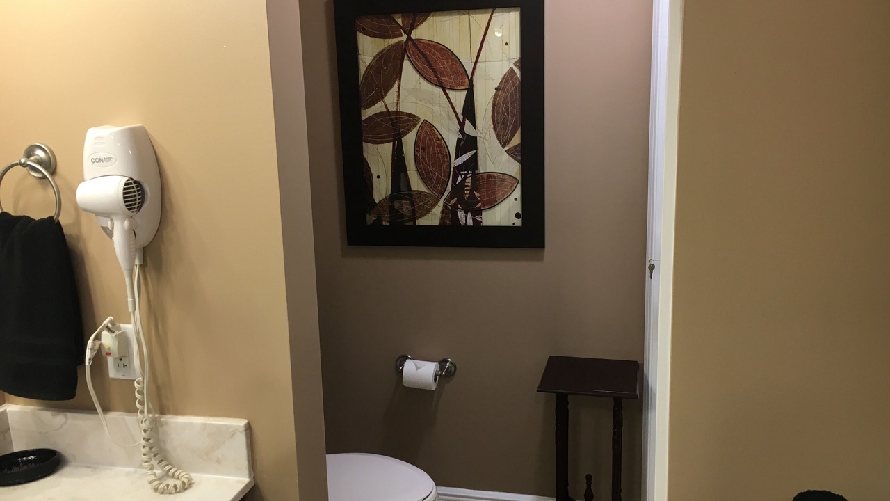 Photo of Bathroom in Henderson Point