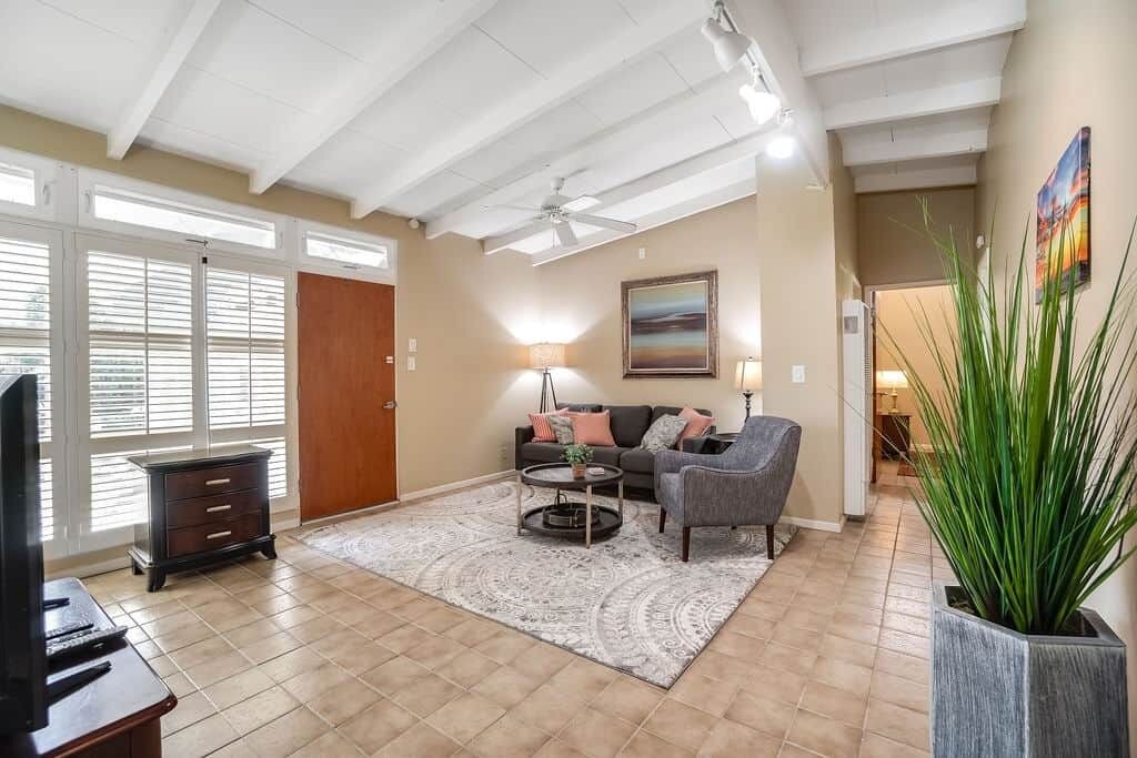 Photo of Livingroom in South Redondo