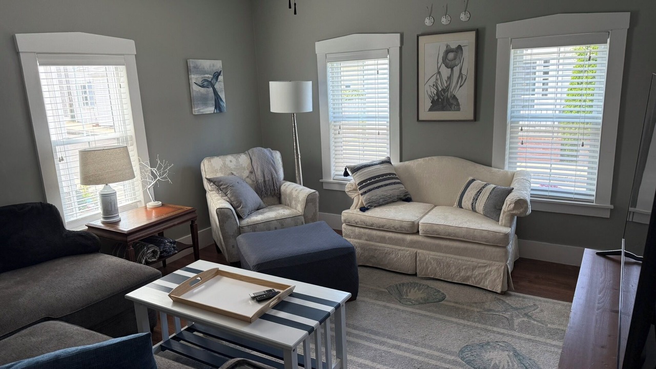 Photo of Livingroom in Plymouth Cultural District