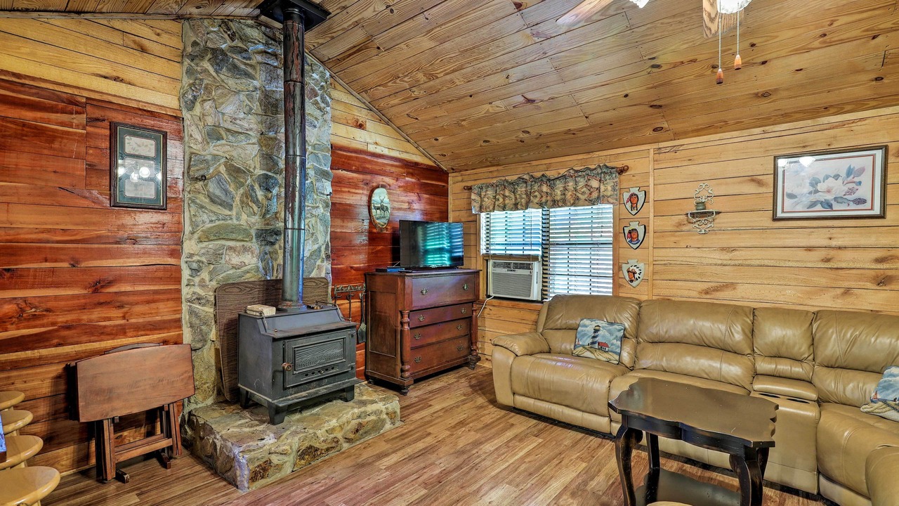 Photo of Livingroom in Neely