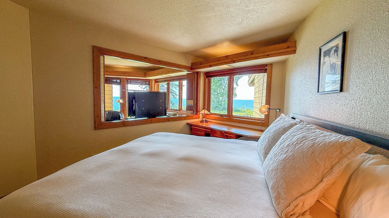 Photo of Bedroom in Grand Marais