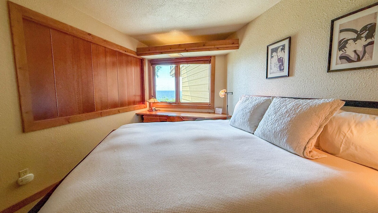 Photo of Bedroom in Grand Marais