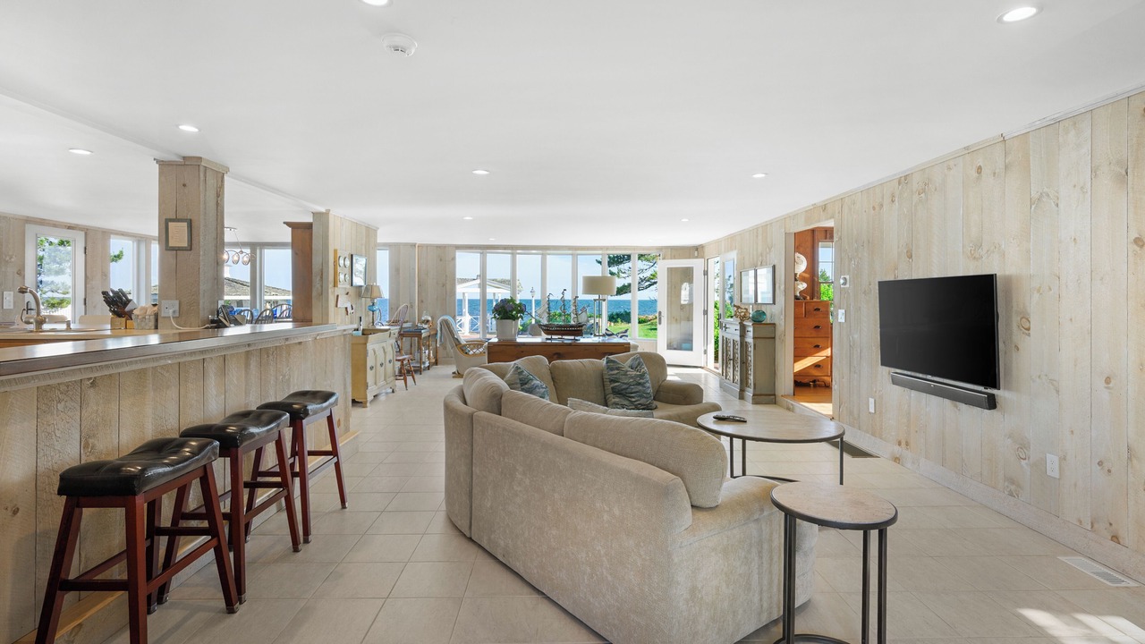 Photo of Livingroom in Dennis Port