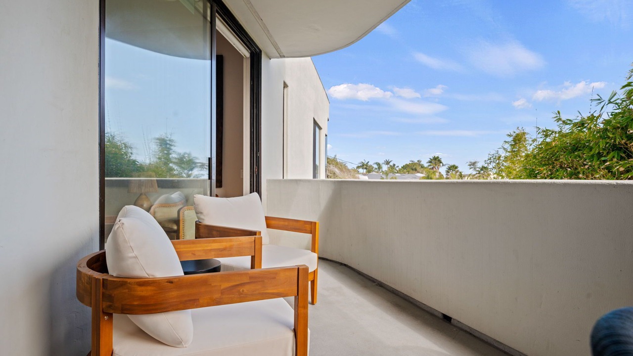 Photo of Patio Balcony in Padaro Lane