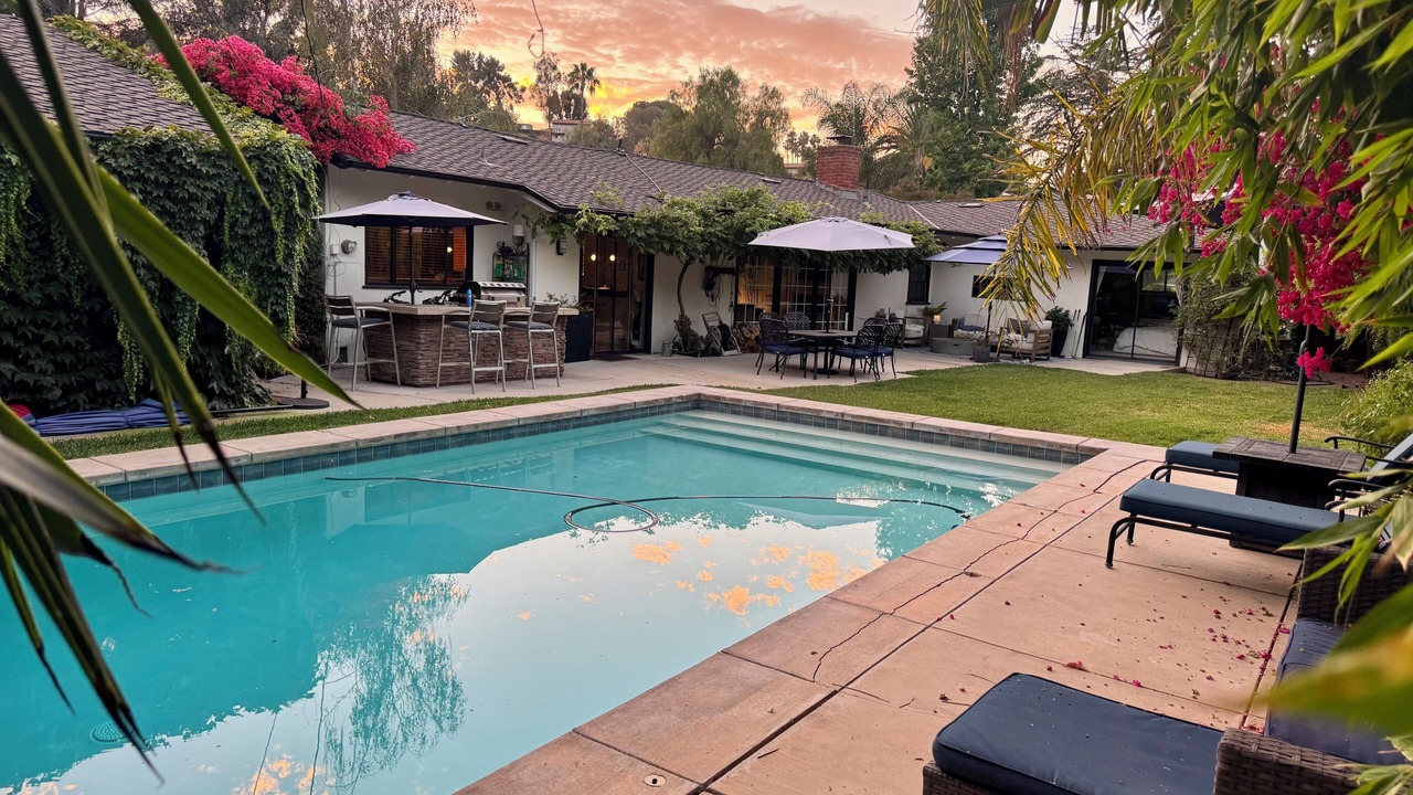 Photo of Outdoor in Woodland Hills