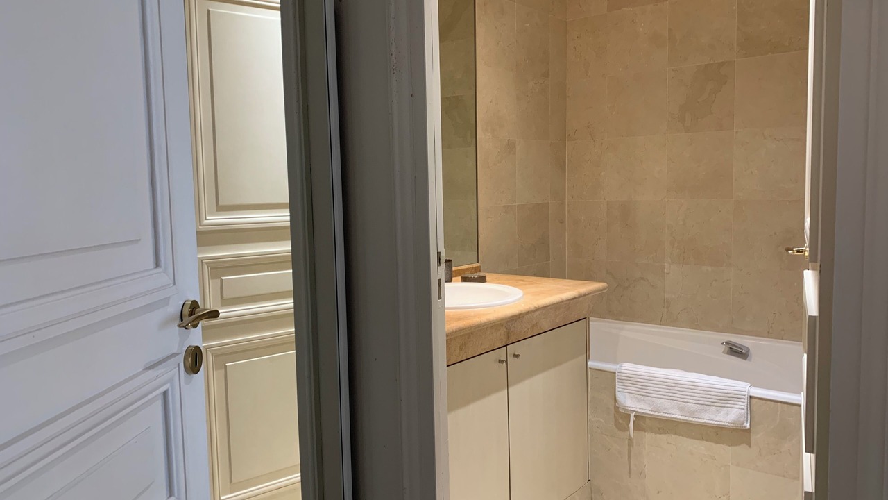 Photo of Bathroom in Quartier du Mail