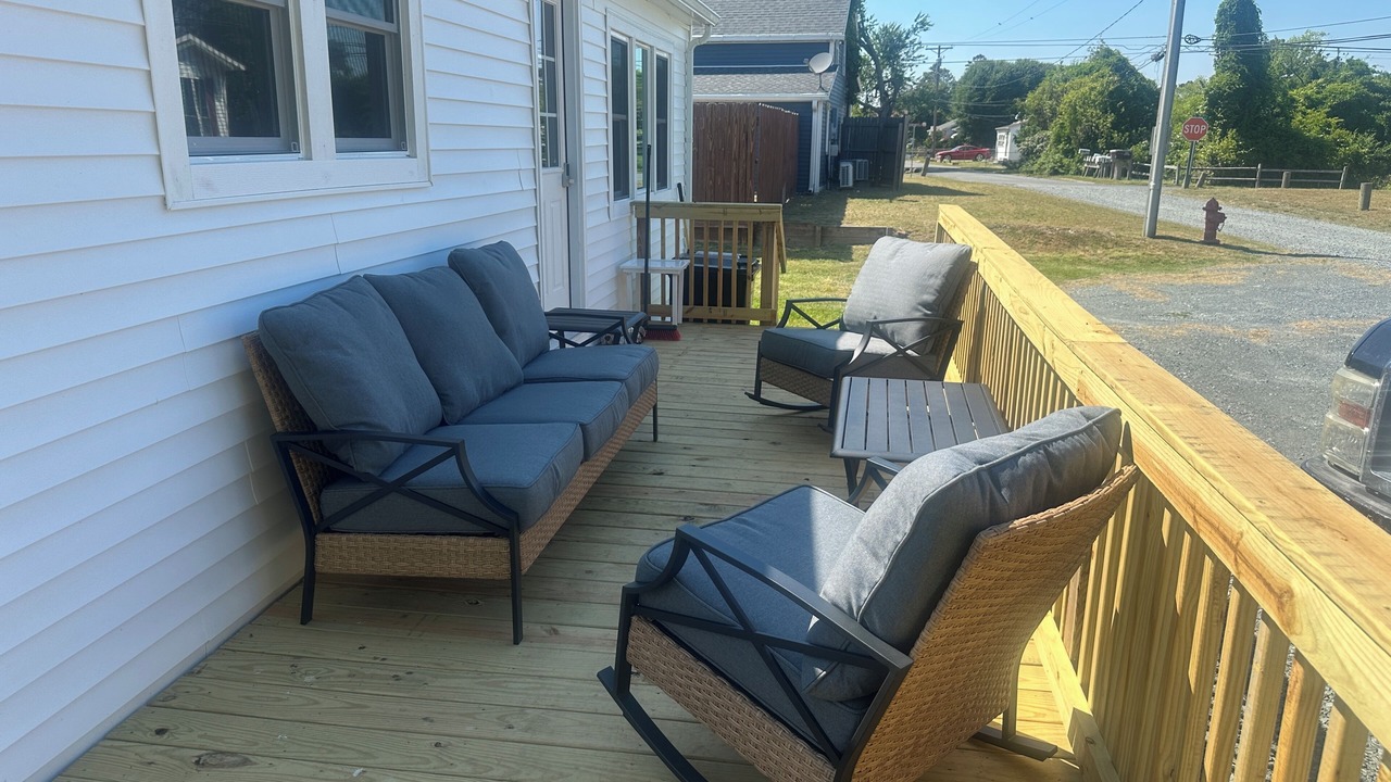 Photo of Patio Balcony in Deep Hole