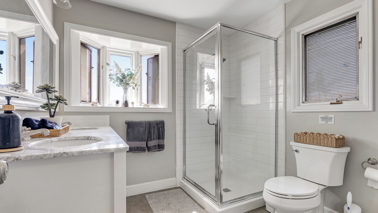 Photo of Bathroom in Belmont Shore