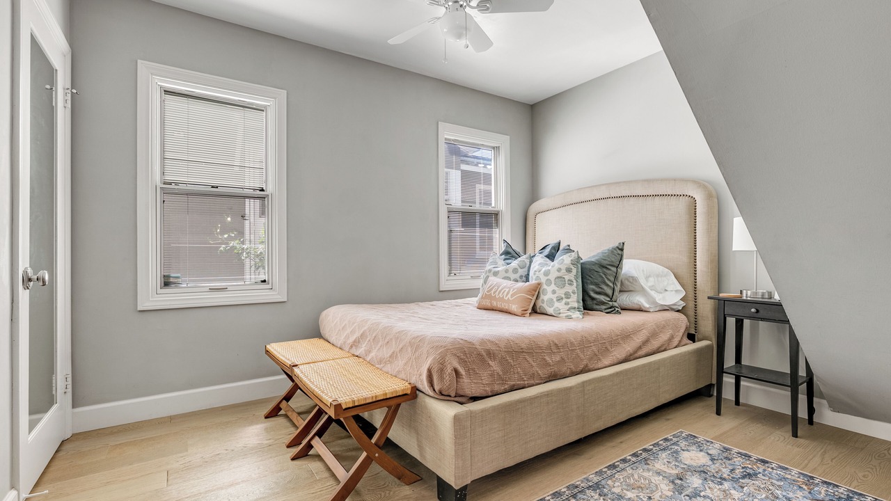 Photo of Bedroom in Belmont Shore