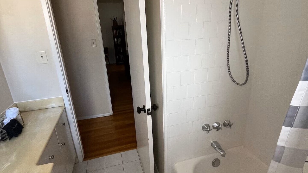 Photo of Bathroom in Harbor