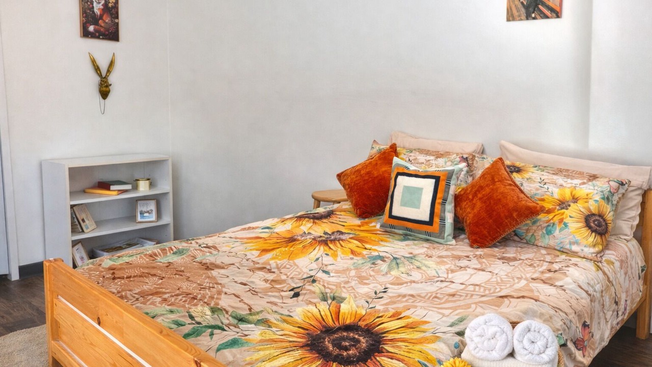 Photo of Bedroom in Oleander - Sunset