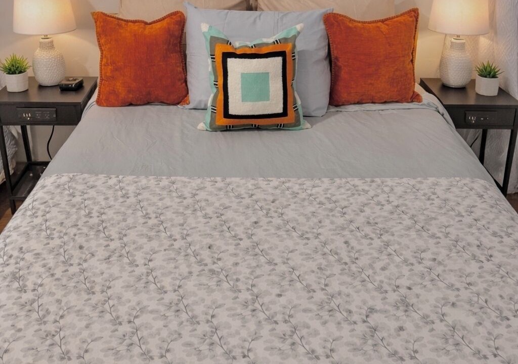 Photo of Bedroom in Oleander - Sunset