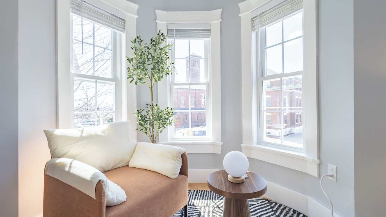 Photo of Livingroom in Neponset - Port Norfolk