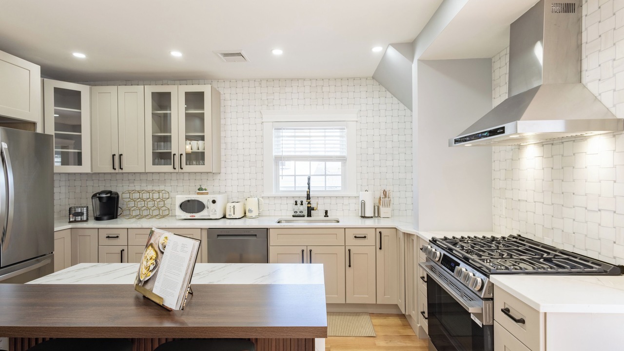 Photo of Kitchen in Neponset - Port Norfolk