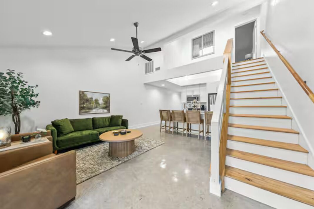 Photo of Livingroom in Milton