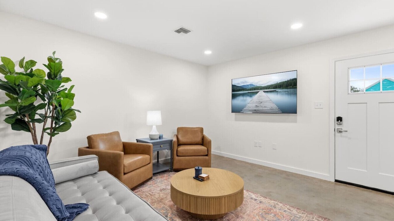 Photo of Livingroom in Lafayette