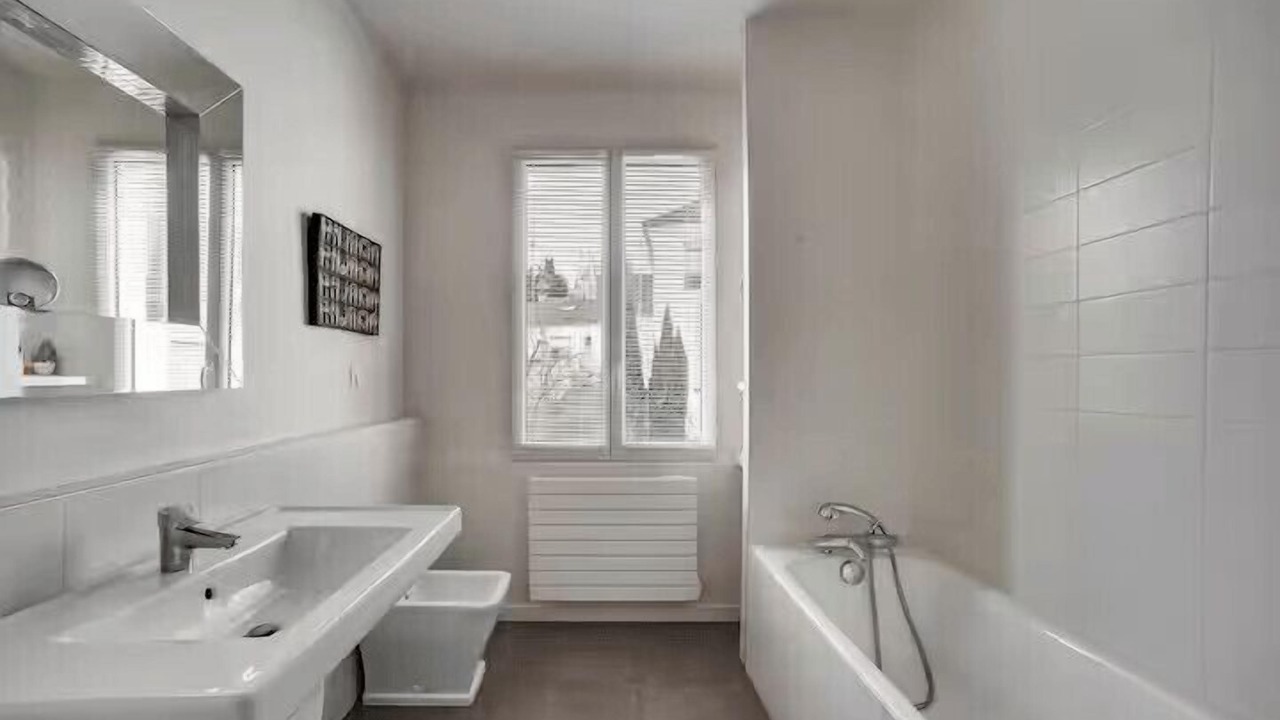 Photo of Bathroom in Saint-Cloud