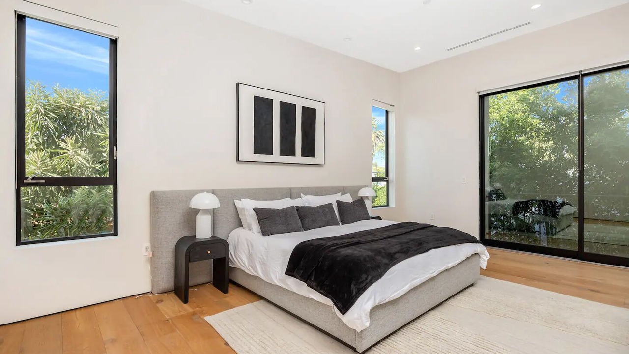 Photo of Bedroom in Beverly Grove