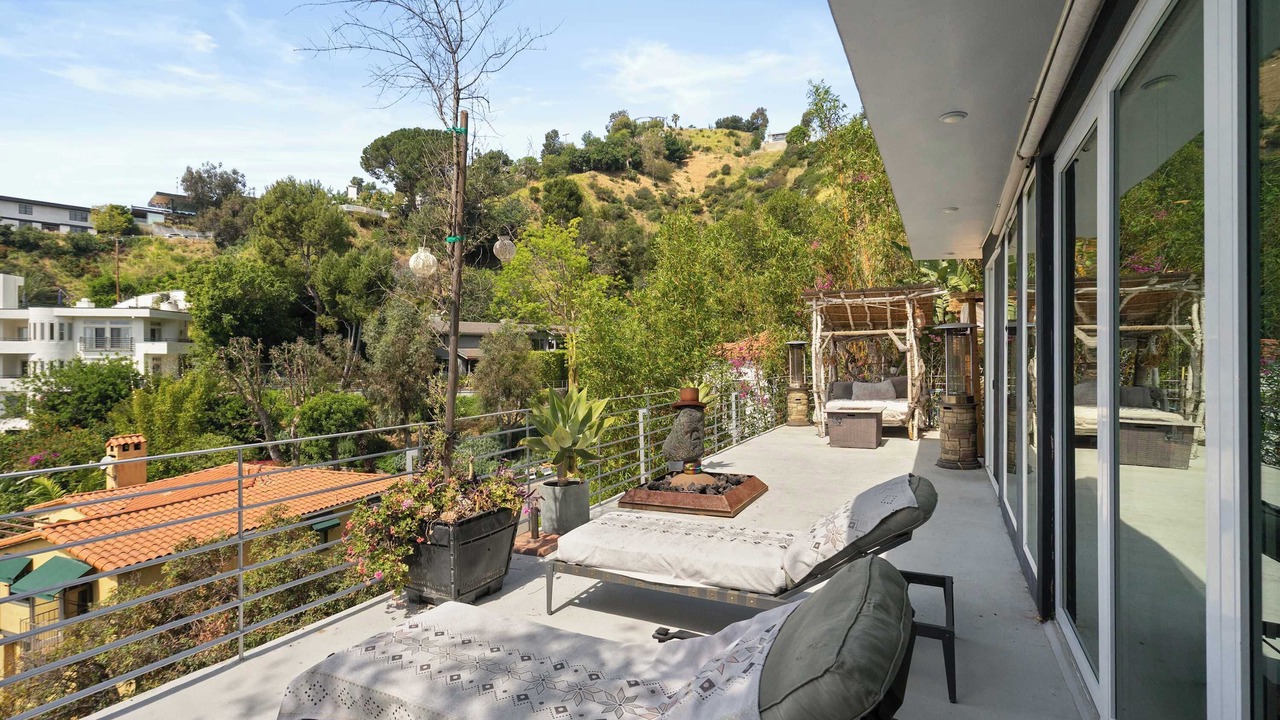 Photo of Others in Hollywood Hills West