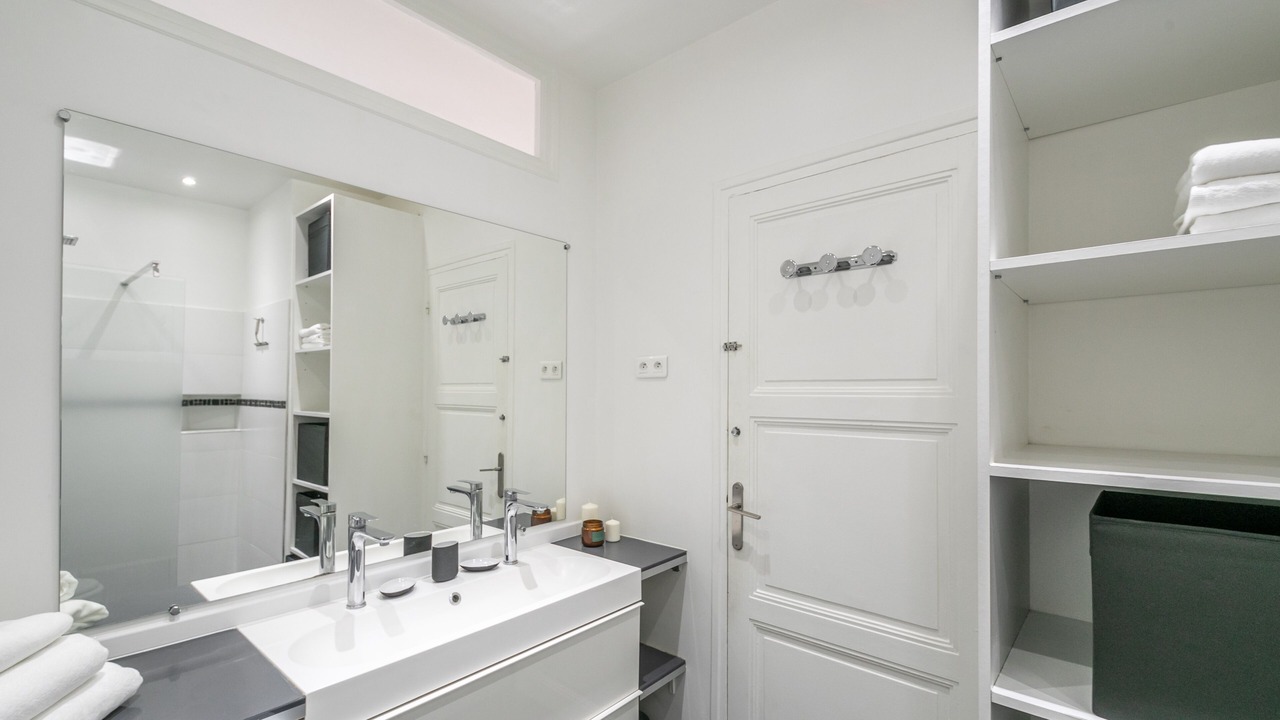 Photo of Bathroom in Chaussee-d'Antin