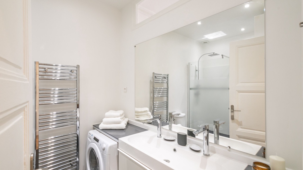 Photo of Bathroom in Chaussee-d'Antin