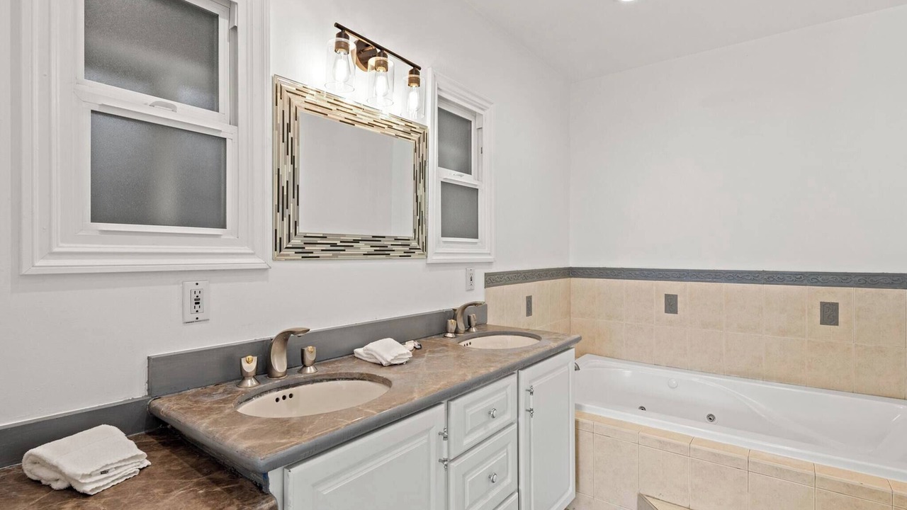 Photo of Bathroom in Beverly Hills
