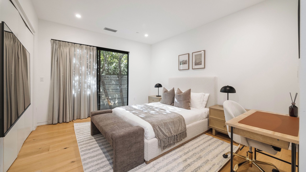 Photo of Bedroom in Beverly Grove