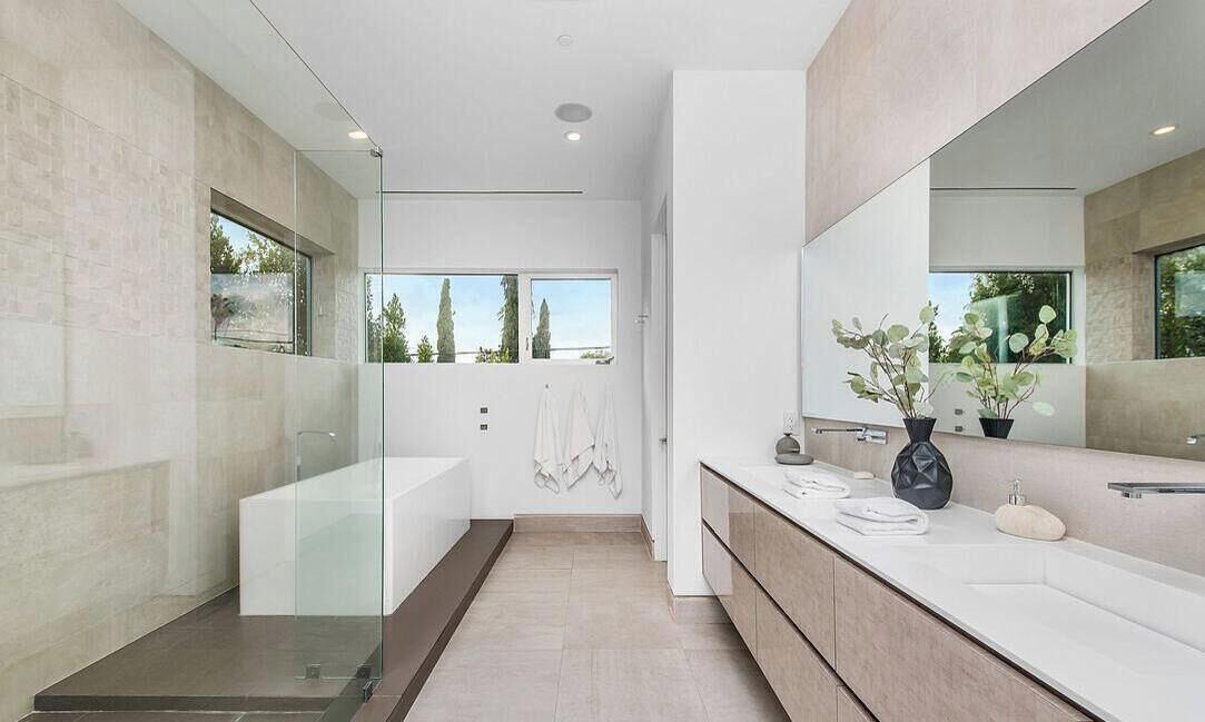 Photo of Bathroom in Melrose