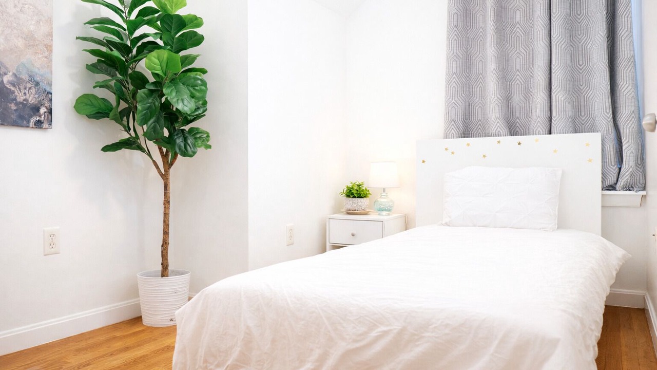 Photo of Bedroom in Everett