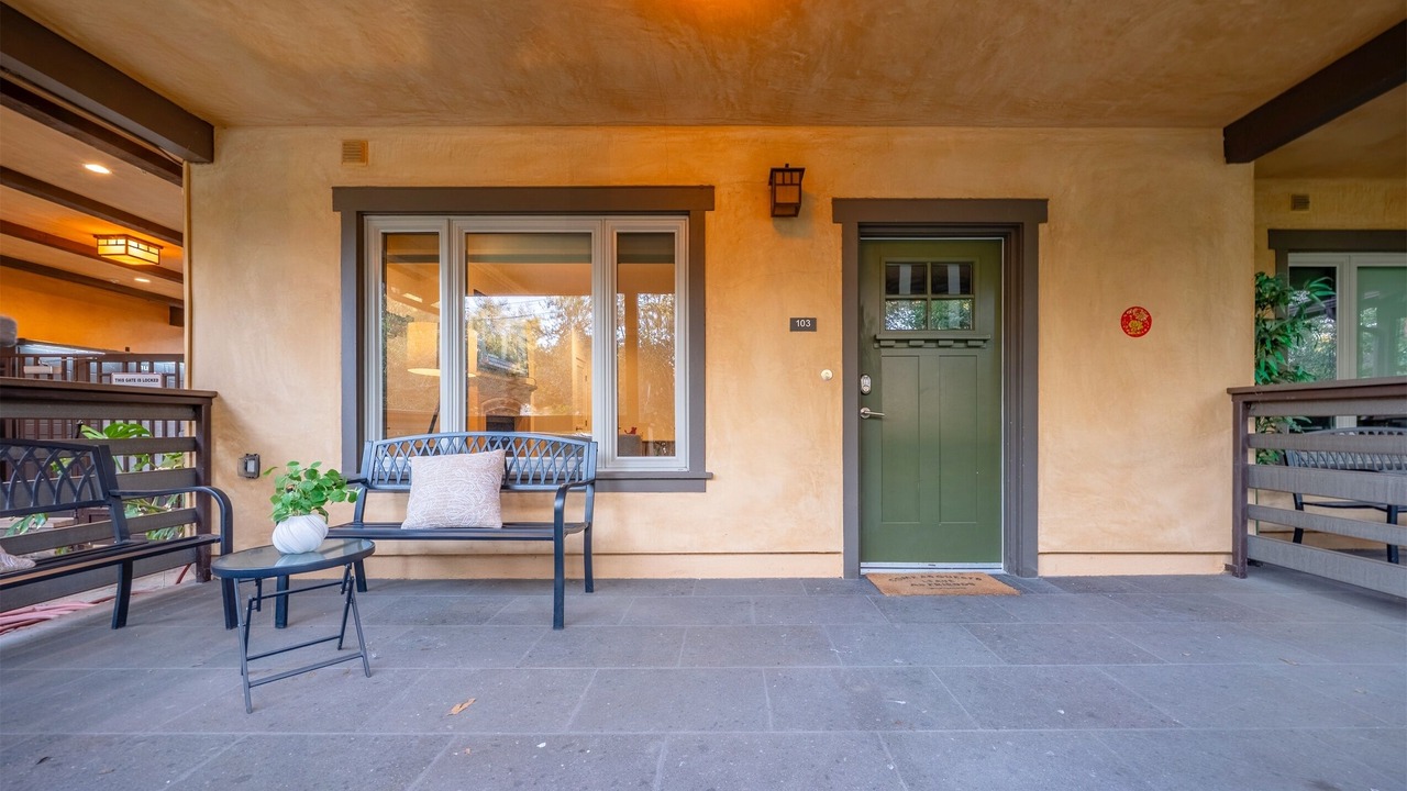 Photo of Patio Balcony in Pasadena