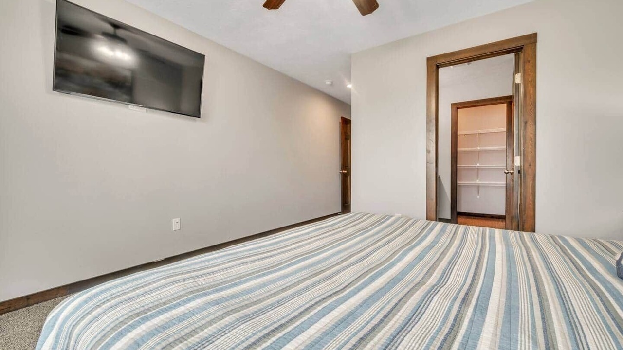 Photo of Bedroom in Spirit Lake