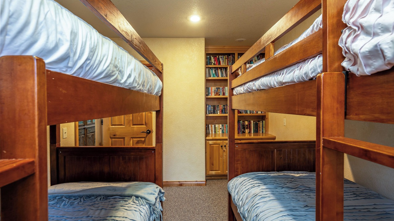 Photo of Bedroom in Castle Glen Estates