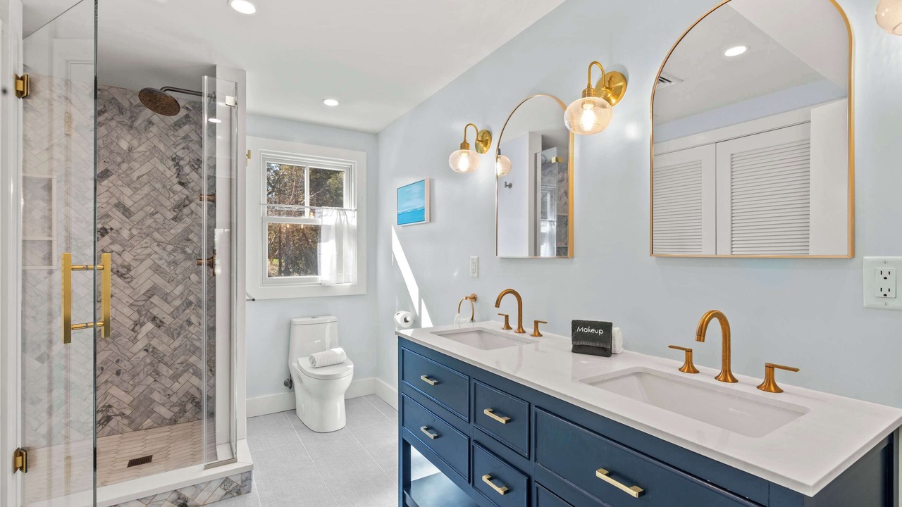 Photo of Bathroom in East Orleans