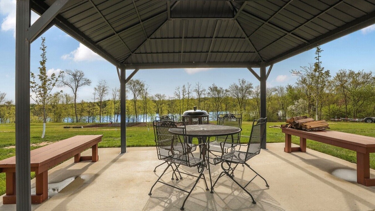 Photo of Outdoor in Underwood