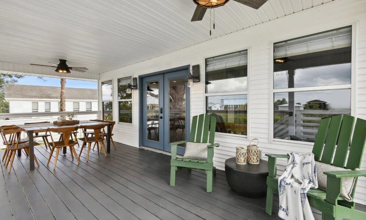 Photo of Patio Balcony in Shoreline Park