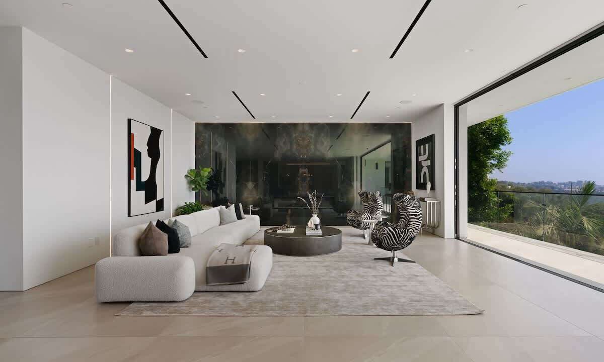 Photo of Others in Bel Air