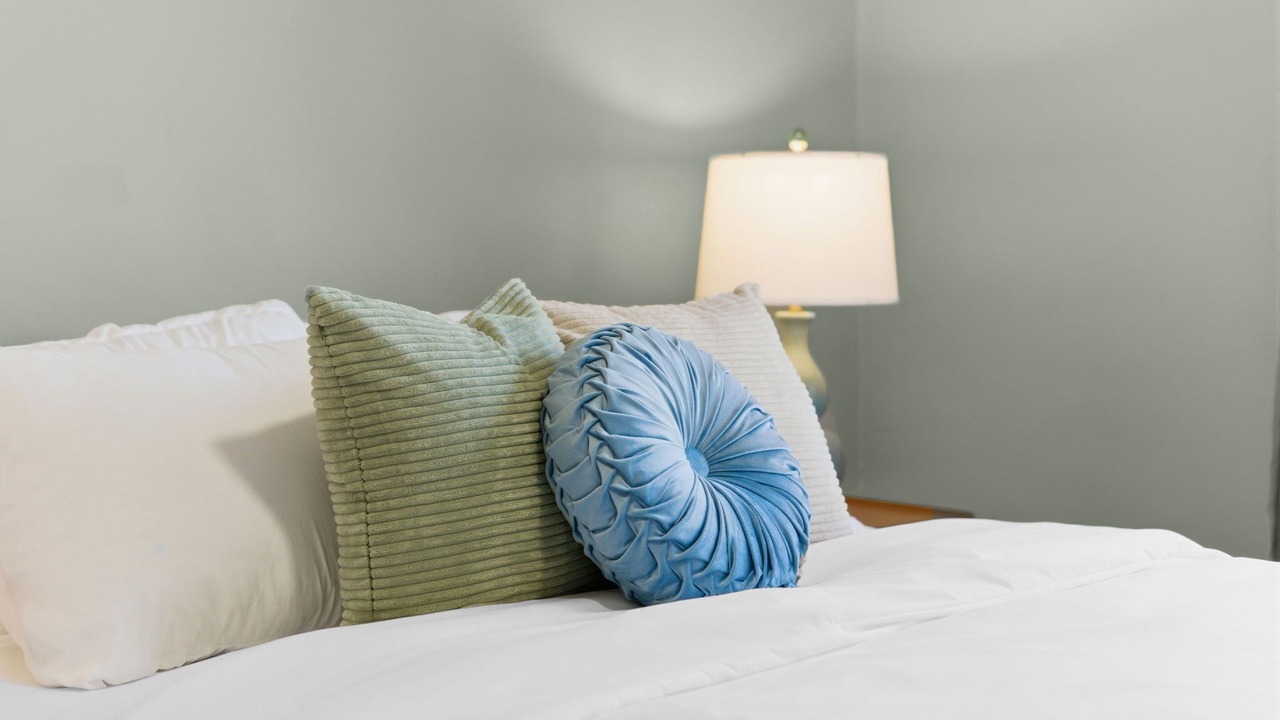 Photo of Bedroom in Summit - University