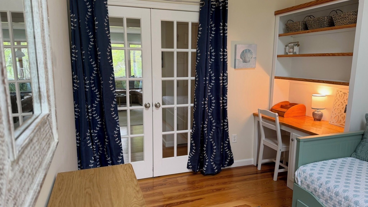 Photo of Bedroom in South Chatham