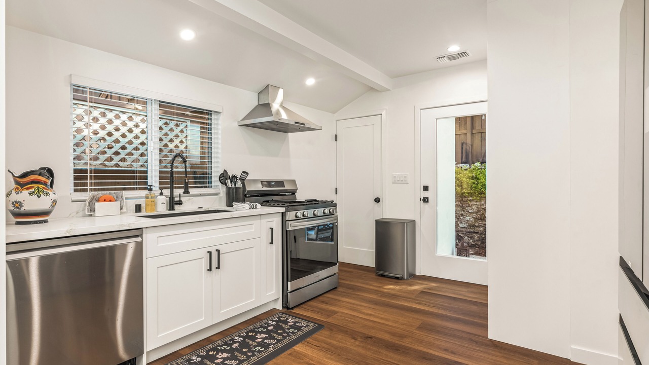 Photo of Kitchen in Hollywood Hills West