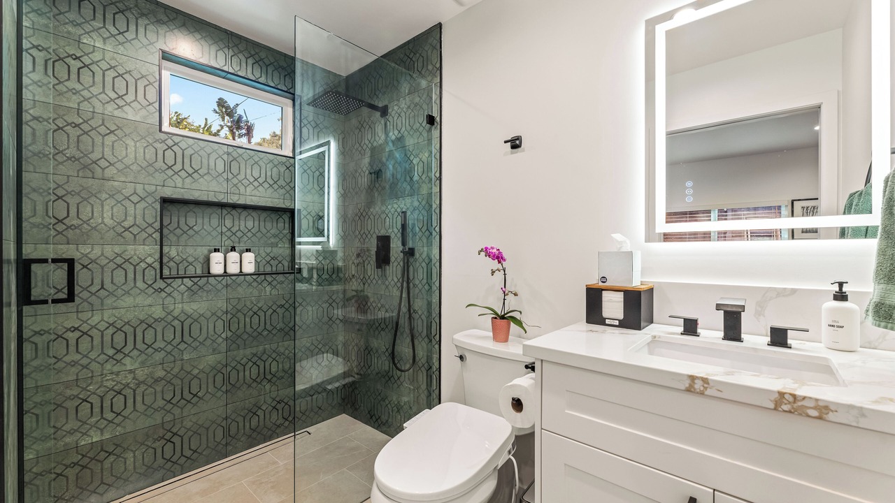 Photo of Bathroom in Hollywood Hills West