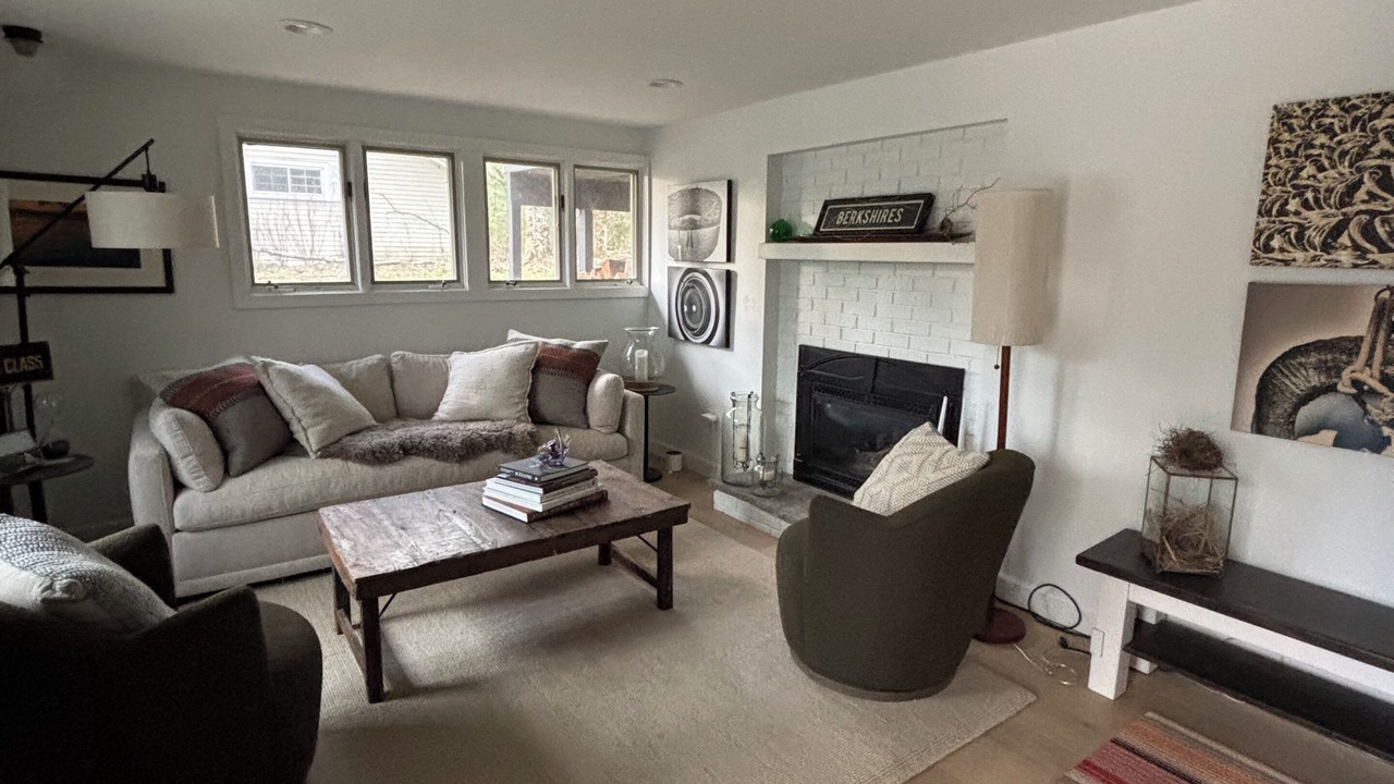 Photo of Livingroom in Monterey