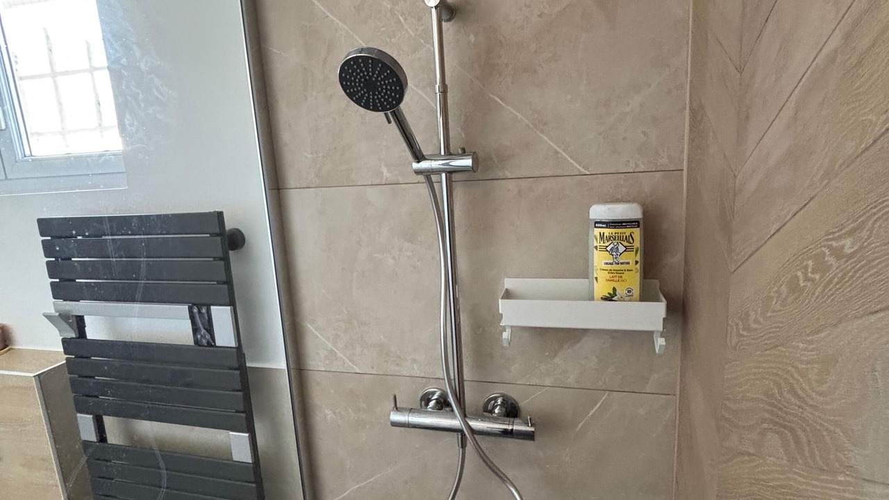 Photo of Bathroom in Chelles